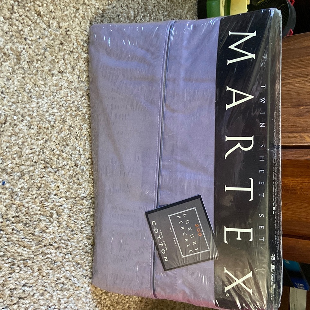 Brand new, twin sheet set. 100% cotton percale std pillowcase flat & fitted